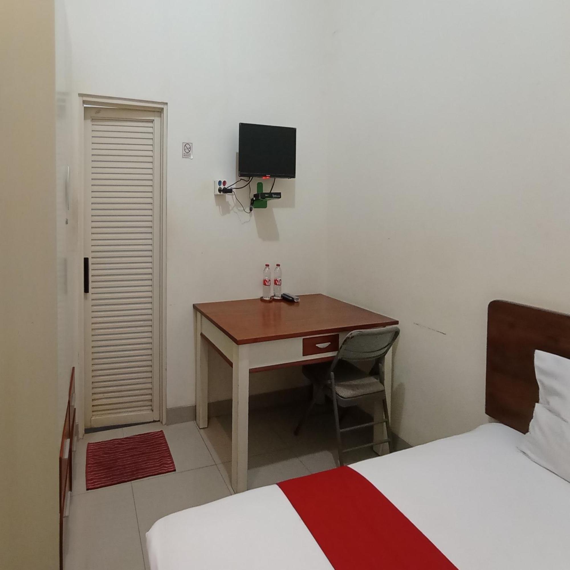 Reddoorz At Syariah House Purwokerto 호텔 외부 사진