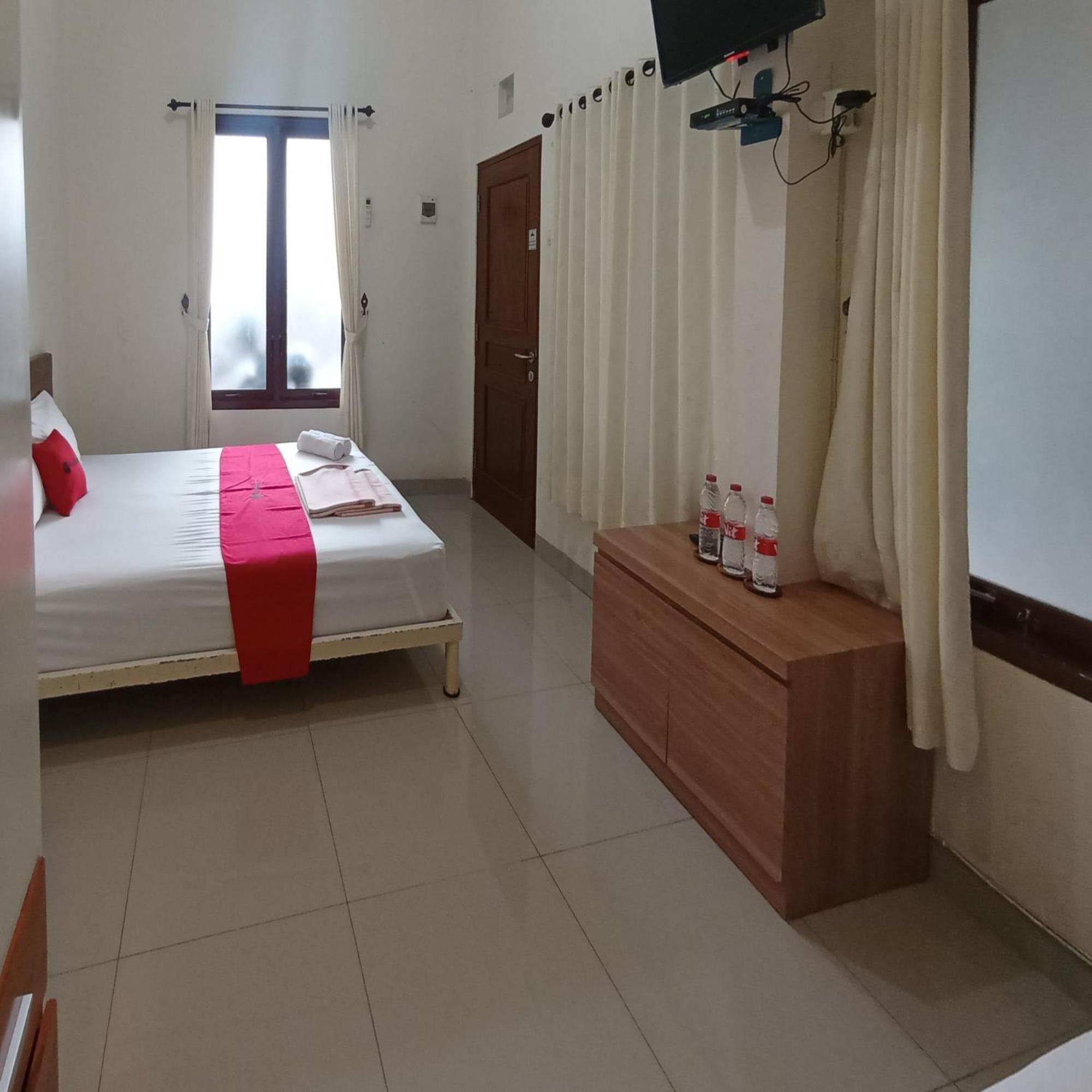 Reddoorz At Syariah House Purwokerto 호텔 외부 사진