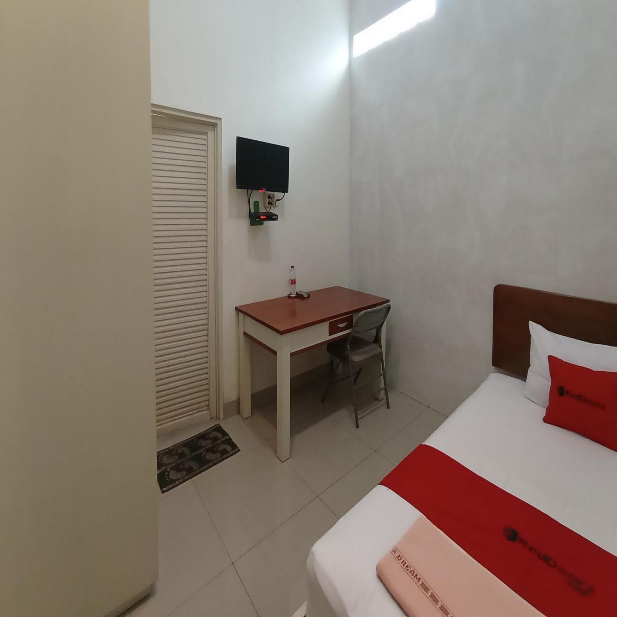 Reddoorz At Syariah House Purwokerto 호텔 외부 사진