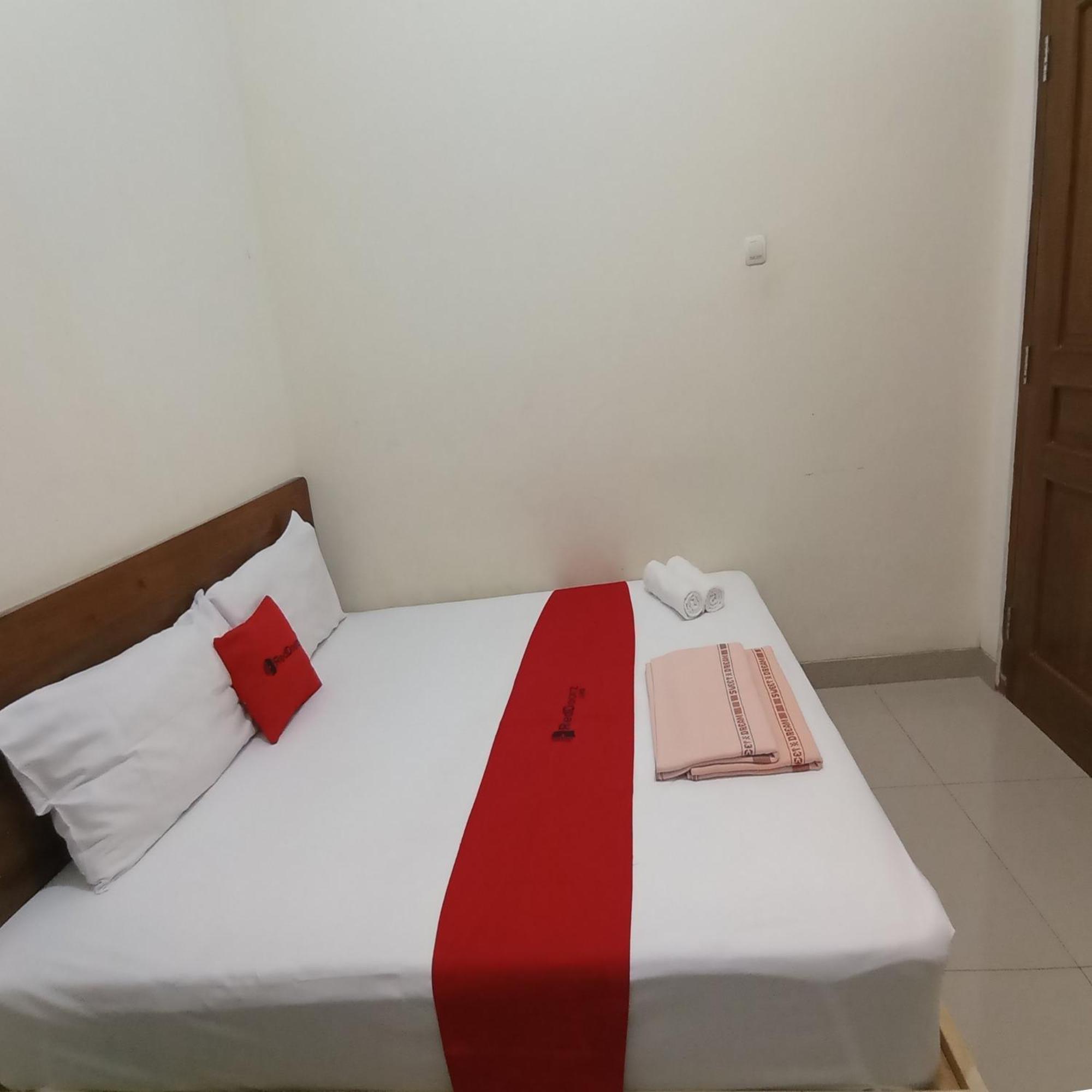 Reddoorz At Syariah House Purwokerto 호텔 외부 사진