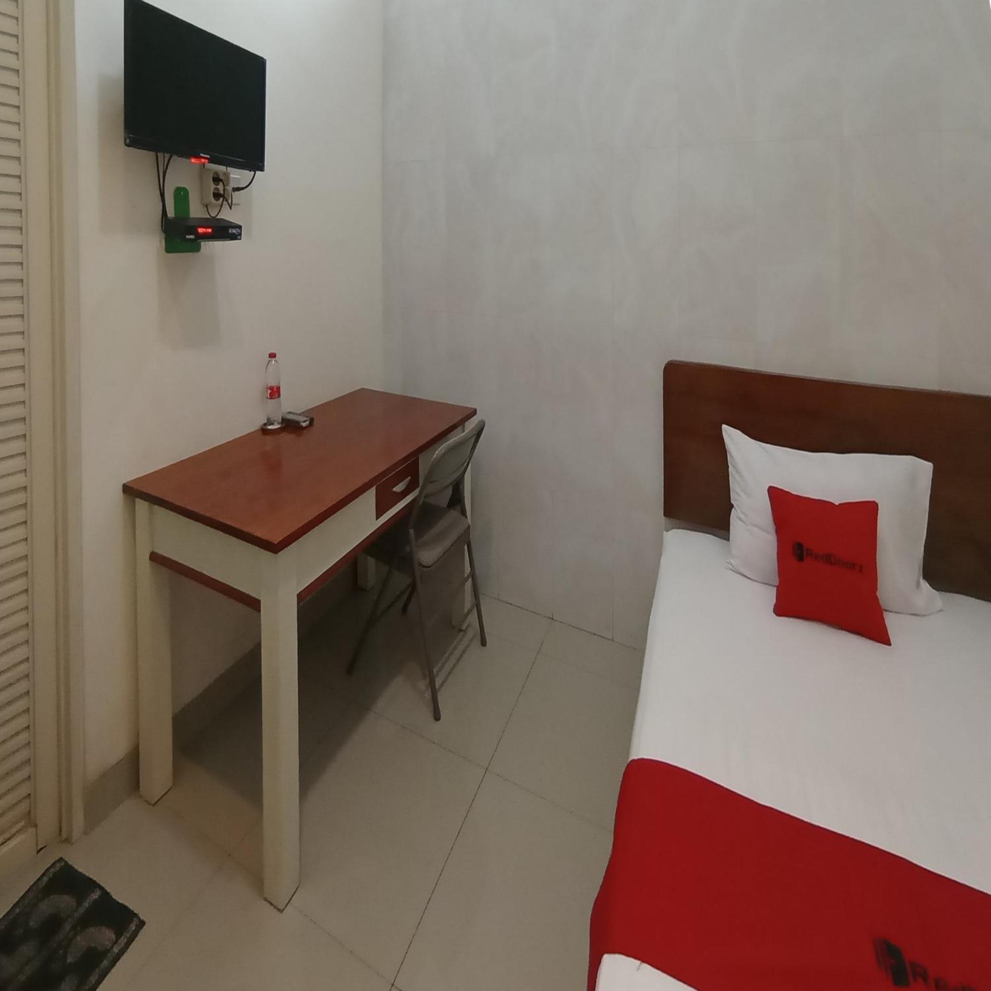 Reddoorz At Syariah House Purwokerto 호텔 외부 사진