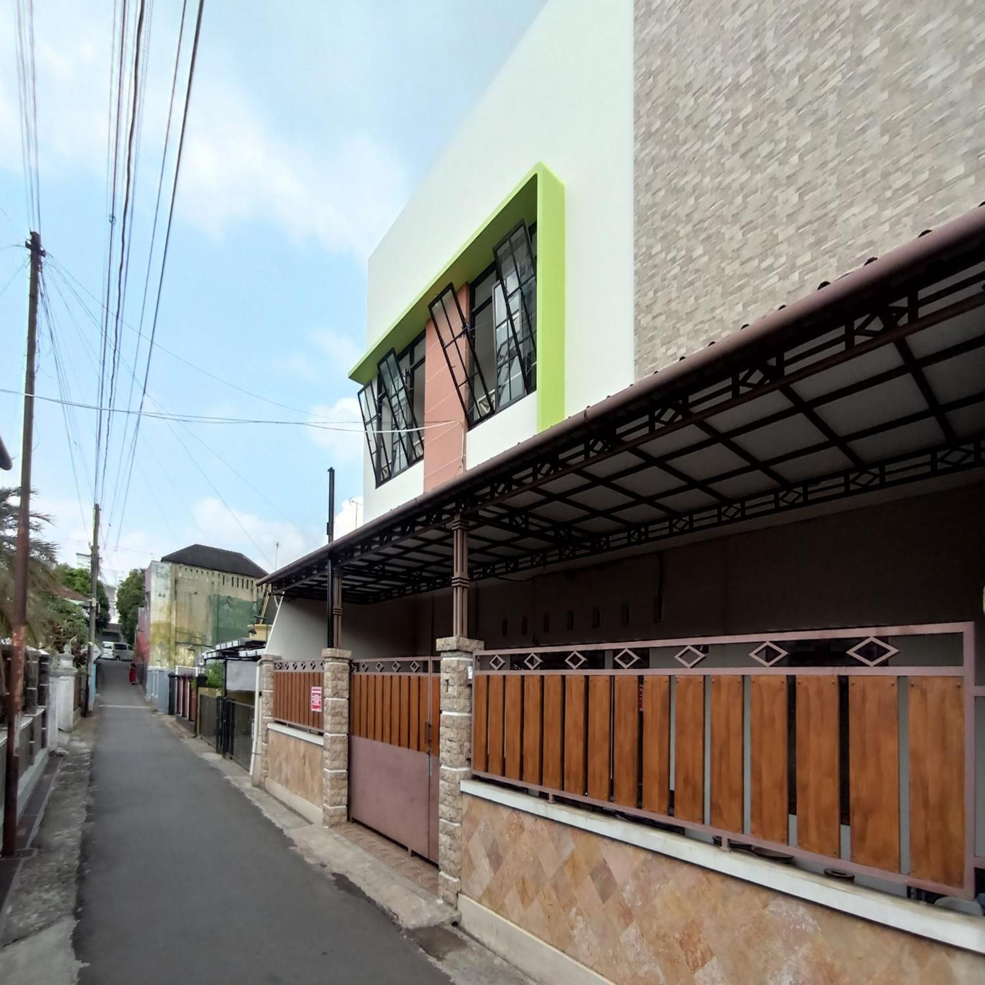 Reddoorz At Syariah House Purwokerto 호텔 외부 사진